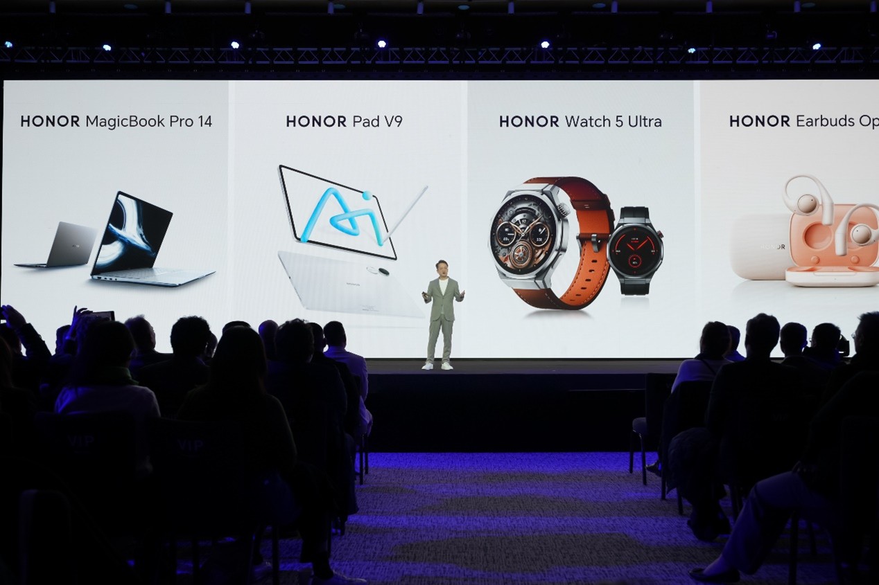 MWC2025荣耀发布系列智能穿戴新品，AI成最大亮点
